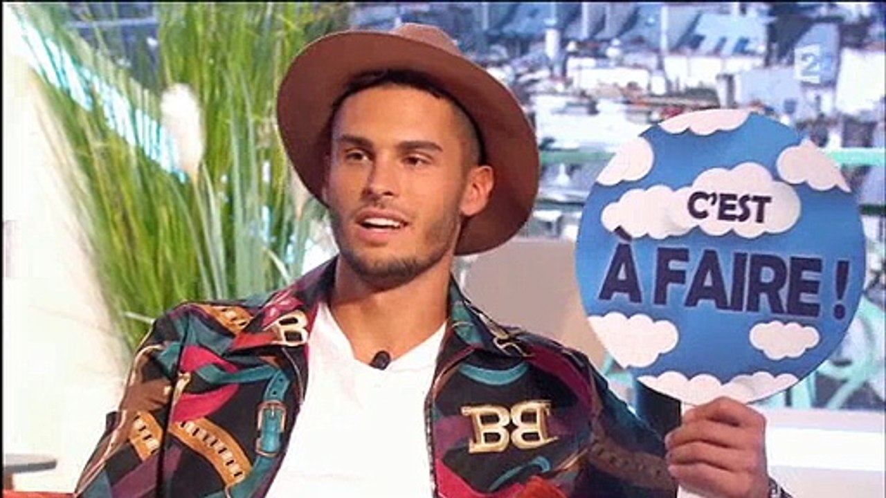 Baptiste Giabiconi accepterait-il de coucher avec une femme de 50 ans ? Il répond - Regardez