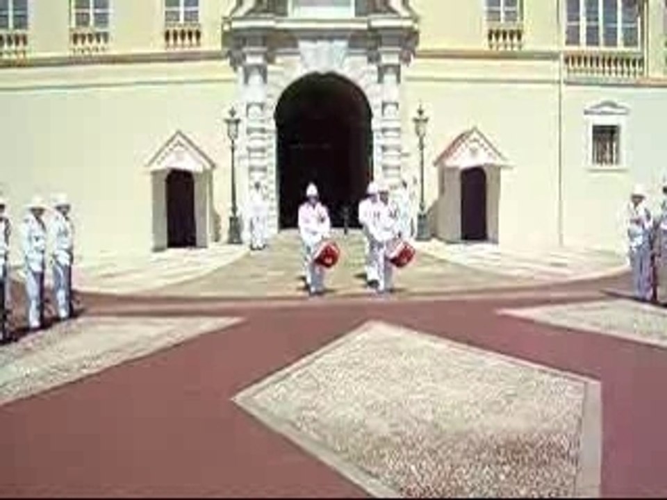 2007 Monaco - relève de la garde du palais princier