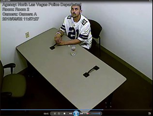 Les policiers n'auraient pas dû le laisser seul dans la salle d'interrogatoire