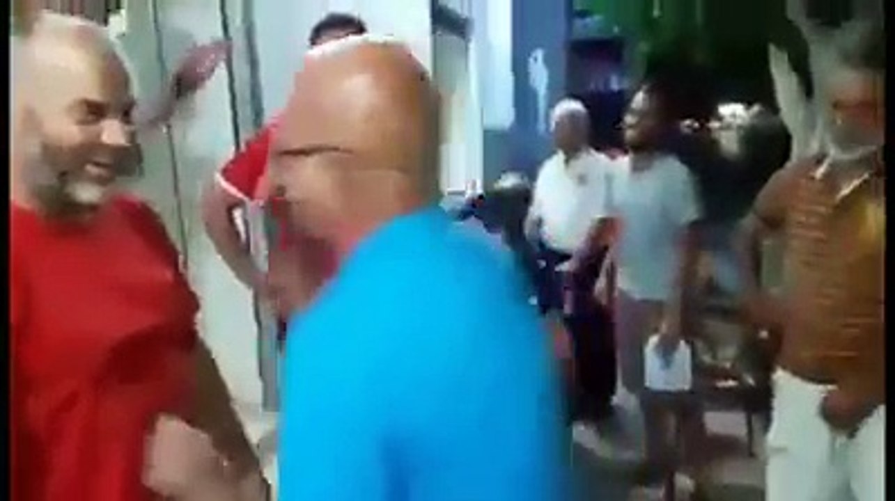 kur ka papaka knaqesh tu lujt