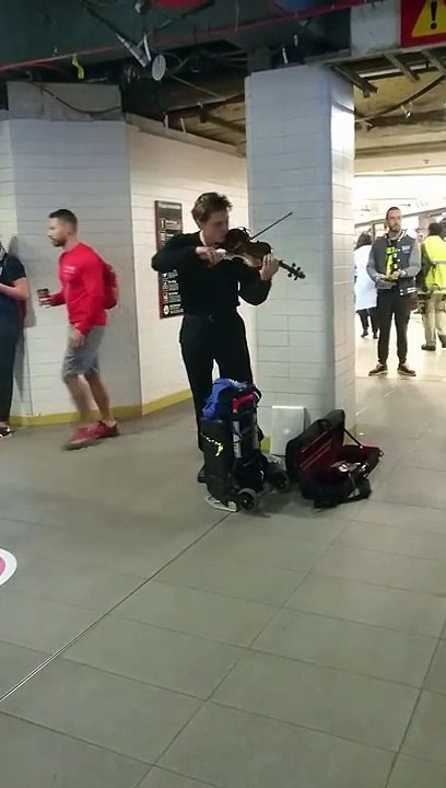 La musique de GOT dans le métro