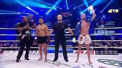 Hysni Beqiri, shqiptari nga Zvicra gjatë një gare sportive luftarake në Evropë! Ai filloi me ilahi, lutje dhe përfundoi