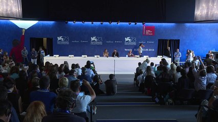 Larraín y Portman conquistan Venecia con cinta de Jackie Kennedy