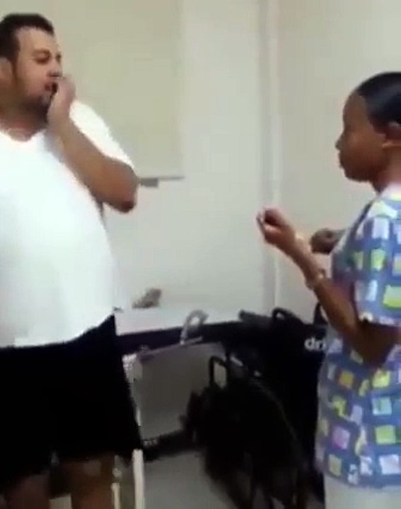 أول مرة يزرق هههه ملا ضحكة