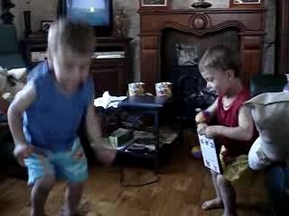 J'entends le loup, le renard et la belette