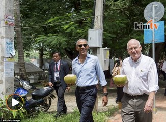 Video: Lawatan ke Laos, Obama minum air kelapa