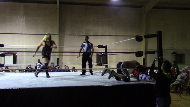 Loco Lobo Barry Wolf vs. Zack Daniels - Pro Wrestling EGO
