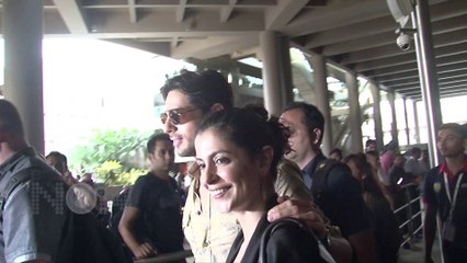 Katrina Kaif Sidharth Malhotra Define Style At Mumbai Airport