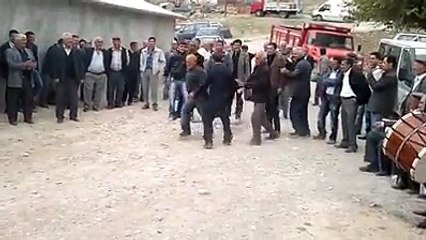 Një valle si kjo se keni parë kurr