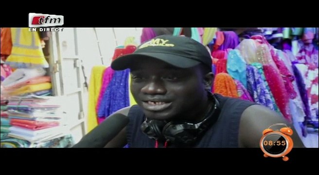 Location des cheveux naturels nouvelle tendance chez les jeunes filles