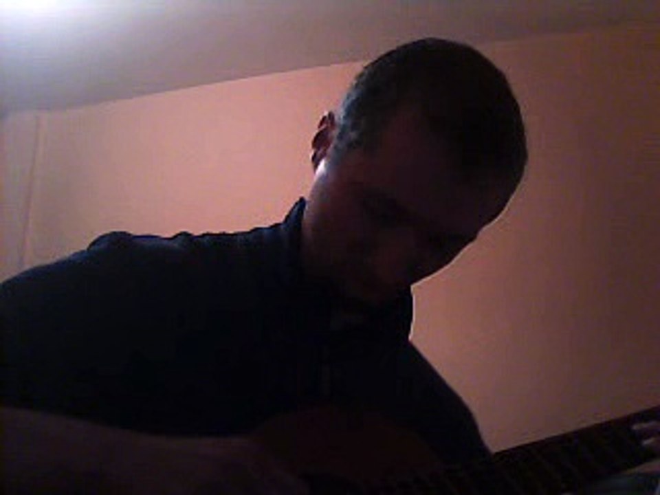 Szary Człowiek i rozstrojona gitara ;) - Upadek