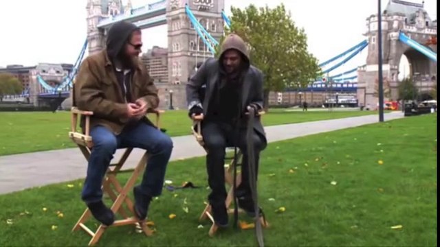 Réussir à ne PAS tenir assis sur une chaise LOL