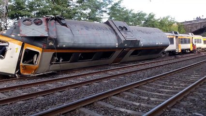 Espagne : les impressionnantes images du train après son déraillement