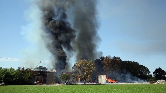 Un entrepôt de palettes prend feu à Montfavet