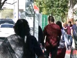 bagamundo que recoje las calles cantando musica de amor y de juan gabriel