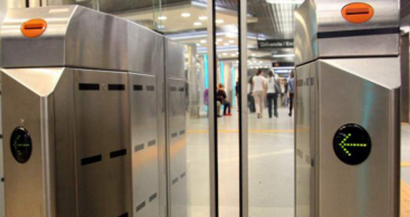 Metroya Bedava Binmek İsteyen Gençler Güvenlik Görevlisini Bıçakladı