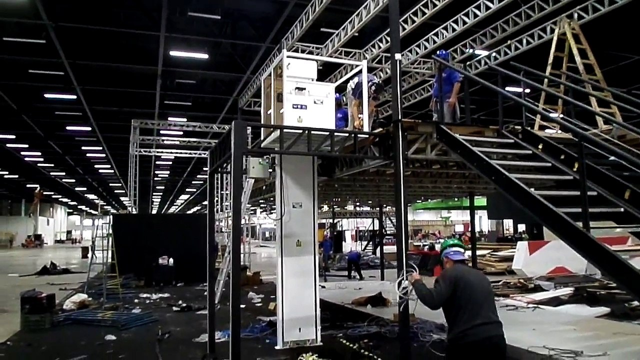 ELEVADOR PLATAFORMA DE ACESSIBILIDADE ALUGADA BRASIL GAME SHOW 2016 EM SÃO PAULO