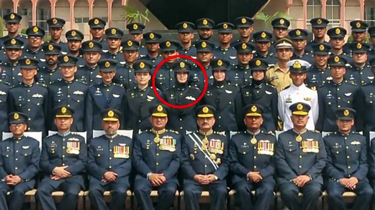 A Tribute to First Pakistani Women Pilot - Martyred Maryam Mukhtar - YouTube