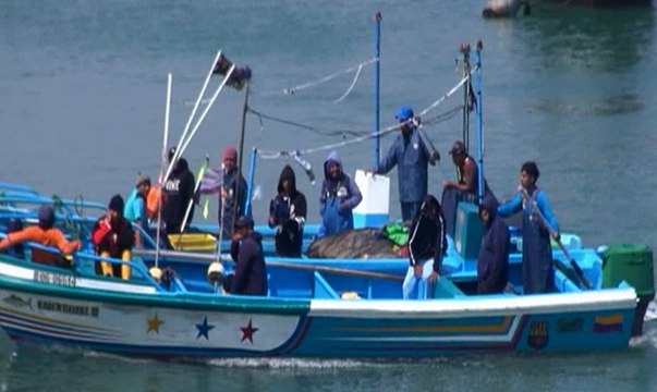 Pescadores sobreviven luego de ser asaltados en alta mar