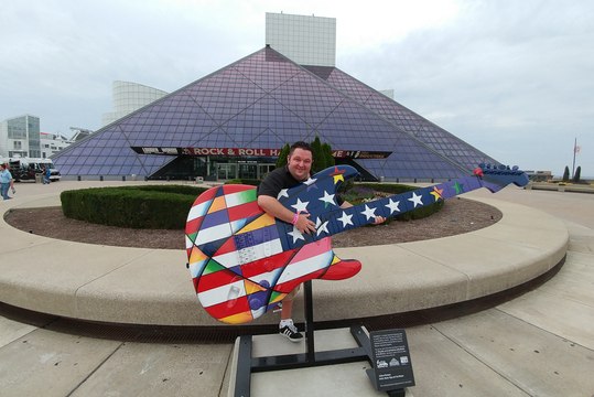 'UFC 203: On the Ground,' No. 1: Hometown hero Miocic cheered, challenger Overeem jeered in 'The Land'