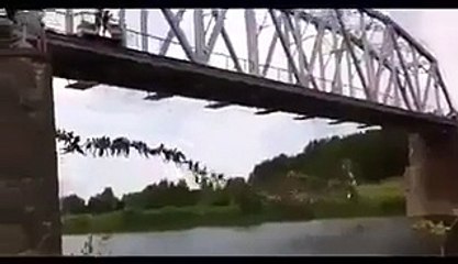 OMG!!! Crazy Jumping from Bridge