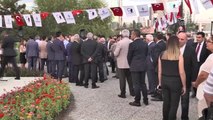 Kılıçdaroğlu ve Eski Genel Başkanlar, Atatürk ve İsmet İnönü'nün Heykelinin Açılışını Birlikte Yaptı