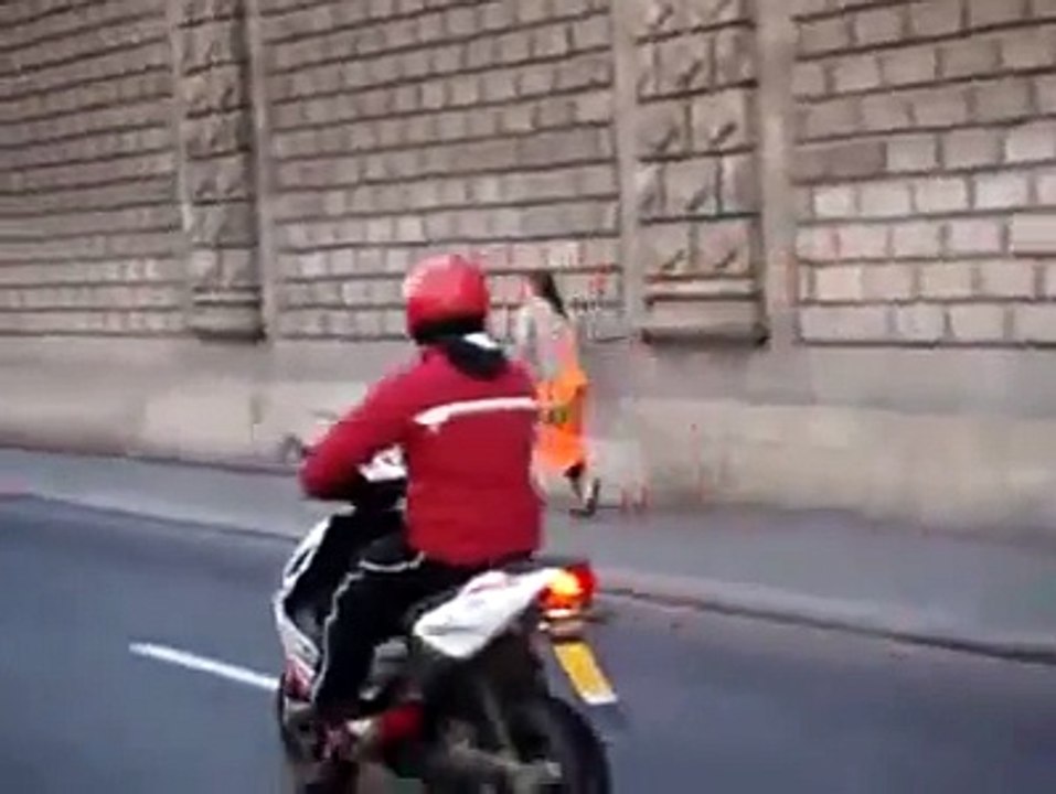 artiste de rue avec des compétences