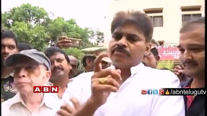 Pawan kalyan Offer Condolences To Fan Death In Kakinada sabha
