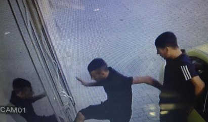 Mağaza soygunu güvenlik kamerasında