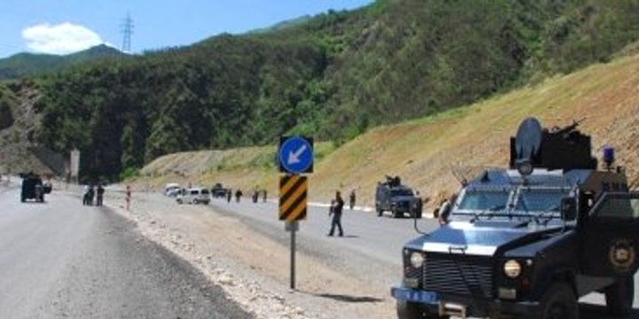 Tunceli'de Sivil Aracın Geçişi Sırasında Mayın Patladı: 2 Ölü