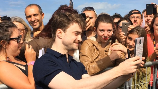 Daniel Radcliffe inaugure sa cabine sur les Planches