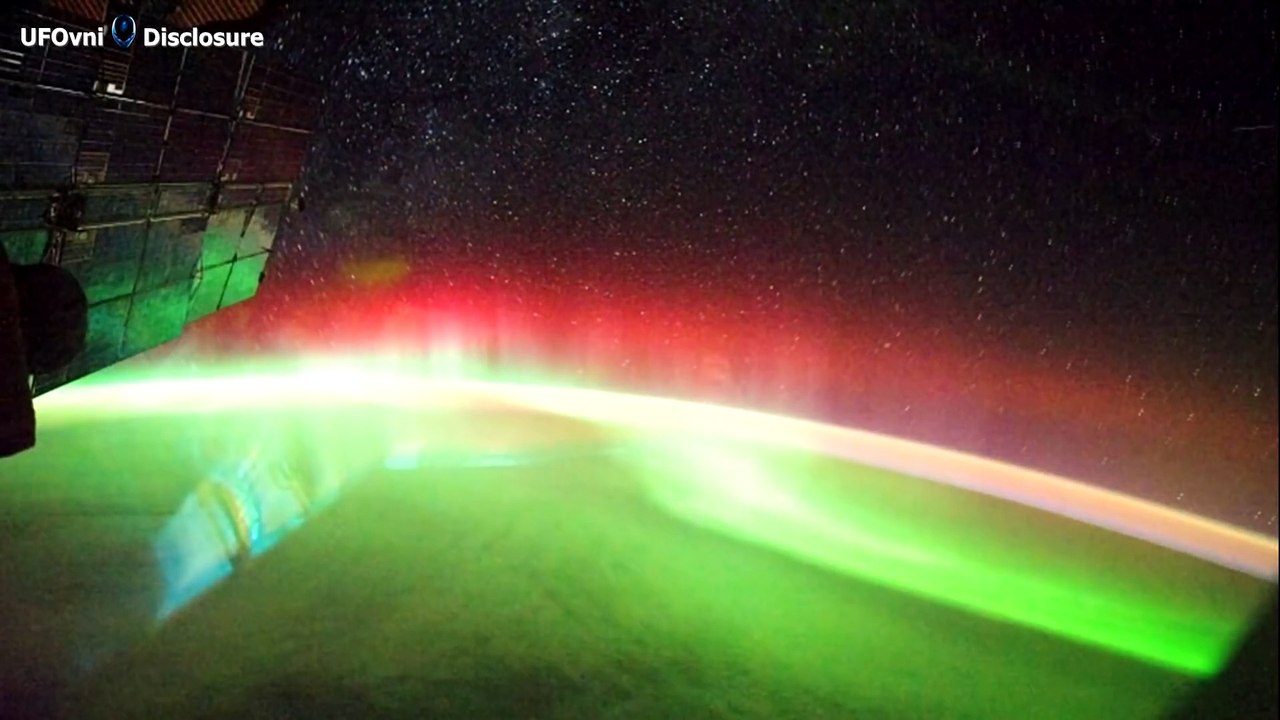 Best UFOs Sightings, Alien Spacecraft Traveling To The Universe, UFO Fires Energy Beam