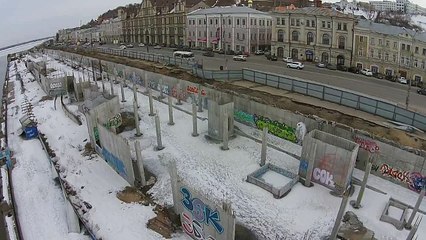 Нижневолжская набережная. За синим забором