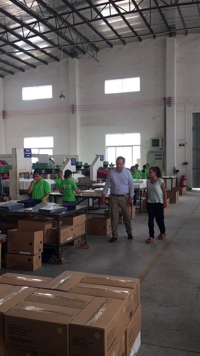 tnt tablecloth ，tnt table cover ，non woven tnt tablecloth