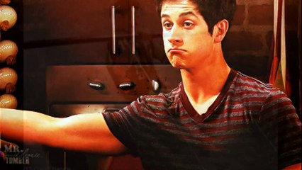 David Henrie shirtless