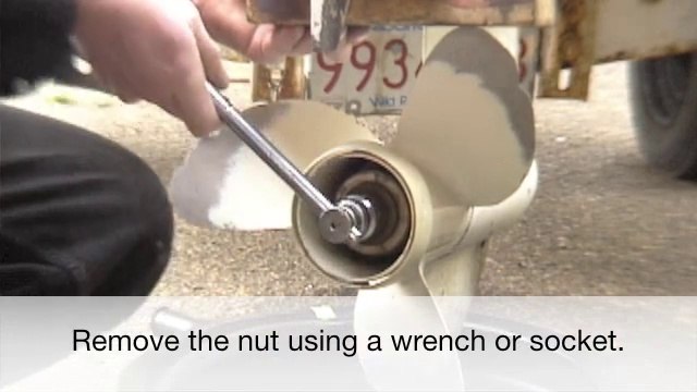 Evinrude Johnson Outboard Propeller Removal