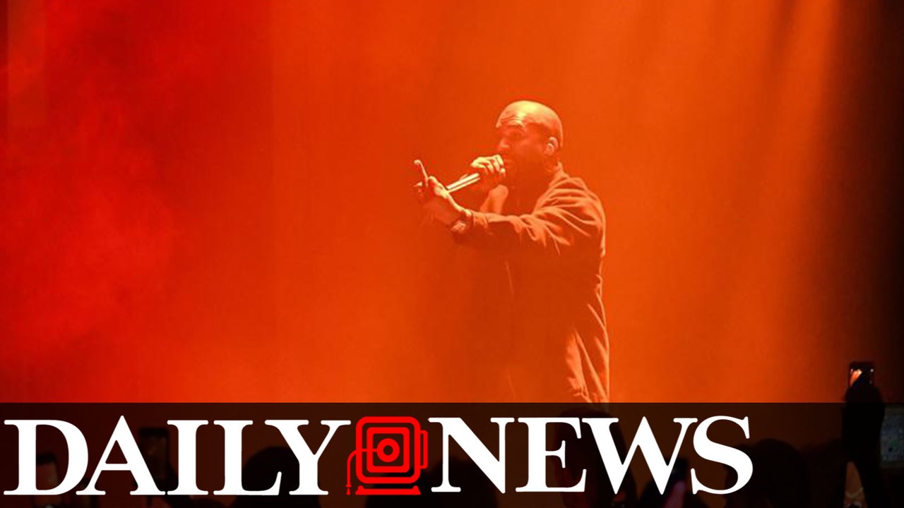 Kanye West Flips Off At Concert Crowd After Fashion Show Flop