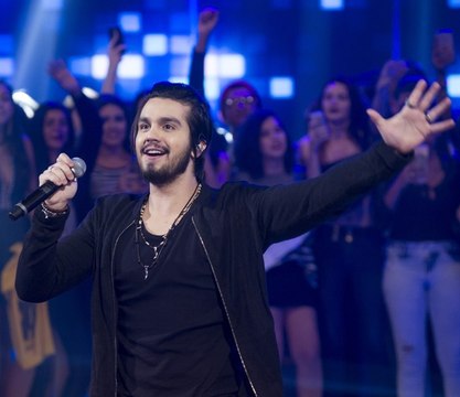 Luan Santana canta Eu, Você, o Mar e Ela no Caldeirão do Huck