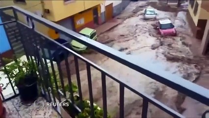 شاهد فيضانات جارفة في اسبانيا قوة ربي عظيمة سبحان العزيز القهار