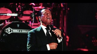 Julio Iglesias Cantando en Ruso [Live Duet World Tour 1999]