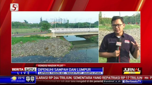Waduk Pluit Berbau dan Penuh Sampah