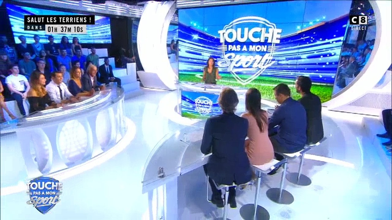 Face à elle, Estelle Denis diffuse des photos sexy de Ludivine Sagna, gênée - Regardez