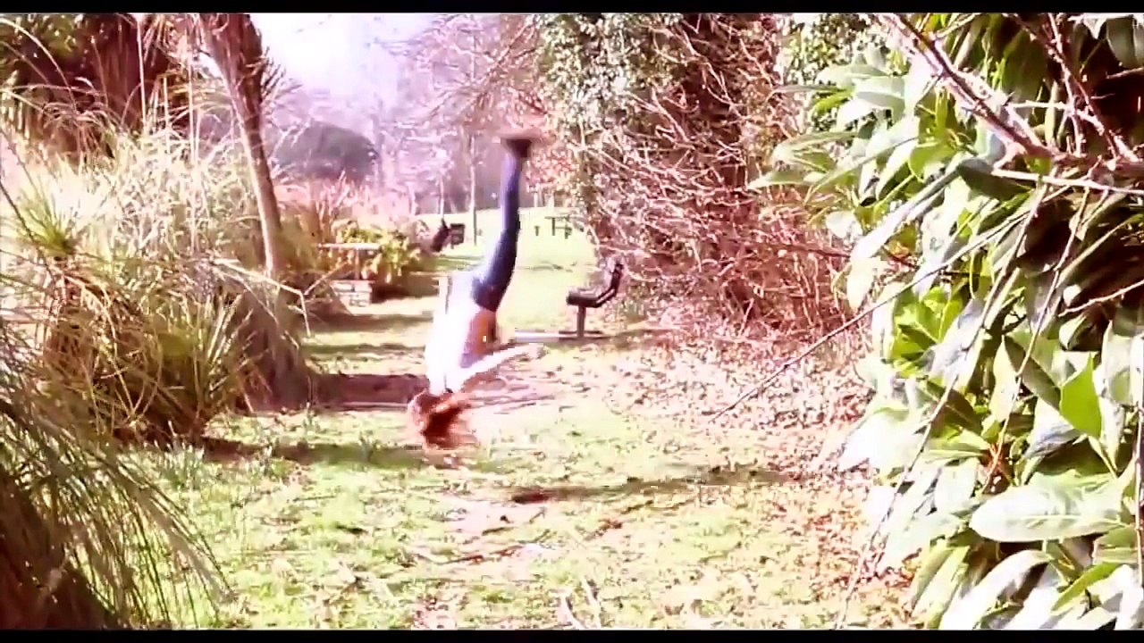 Incredibile quello che riesce a fare questa ragazza