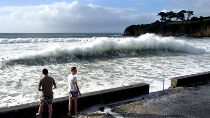Marée haute à la plage du Ris