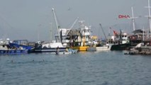 İzmir Dikilli Tekne Kazasındaki Dört Kişiyi Sahil Güvenlik Kurtardı