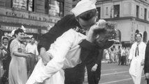 İkinci Dünya Savaşı'nın Sembolü 'Öpüşme Fotoğrafı'ndaki Hemşire Öldü