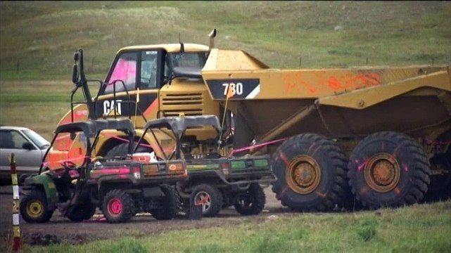 Etats-Unis : des Amérindiens manifestent contre la construction d'un oléoduc