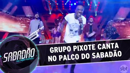 Grupo Pixote canta no palco do Sabadão