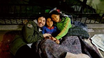 Ergün Demir, Arjantin'de Yardım Dağıtıyor