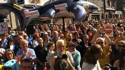 4000 personnes au "vacarme" contre